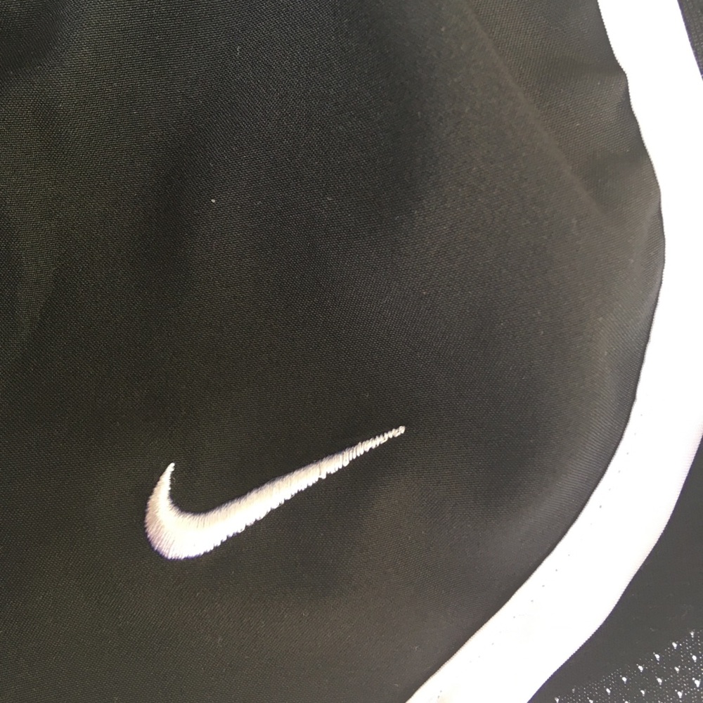 Nike Youth XS black Short Pants - Picture 5 of 6
